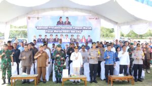 Kunjungi Katingan, Gubernur Agustiar Sabran Serahkan Bantuan dan Perkuat Stabilitas Ekonomi Warga