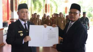 Pelantikan Pj Direktur PDAM Kasongan, Pemkab Katingan Dorong Pelayanan Air Bersih Lebih Maksimal
